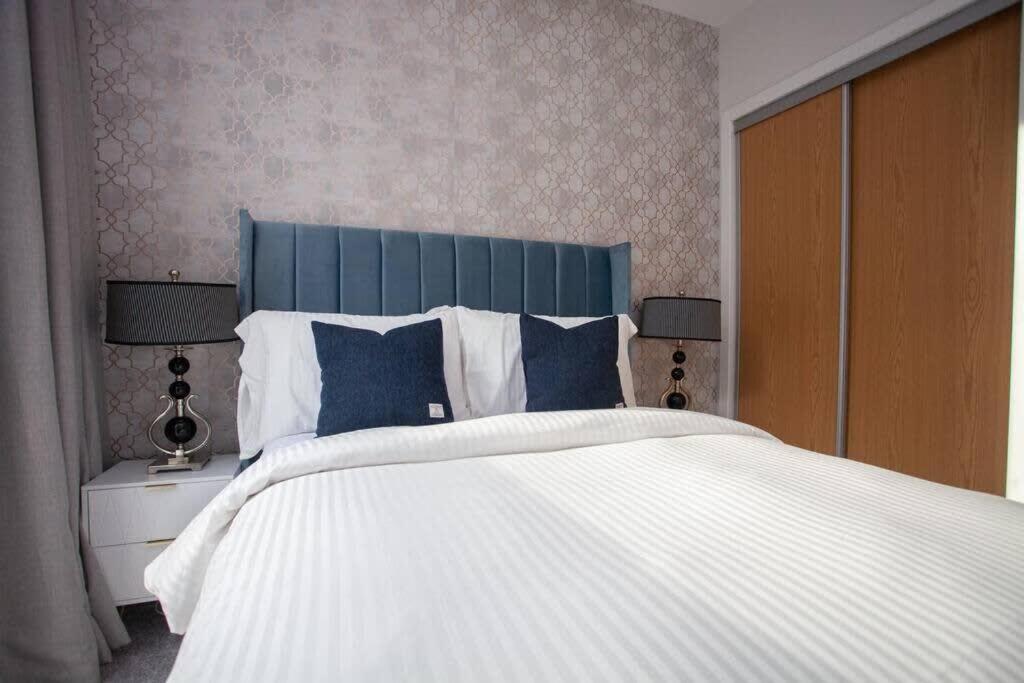 1 Bedroom Apartment In Very Central Location グラスゴー エクステリア 写真
