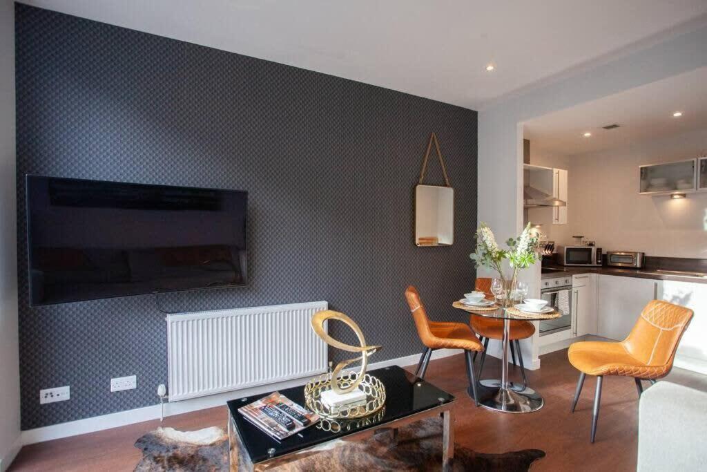 1 Bedroom Apartment In Very Central Location グラスゴー エクステリア 写真